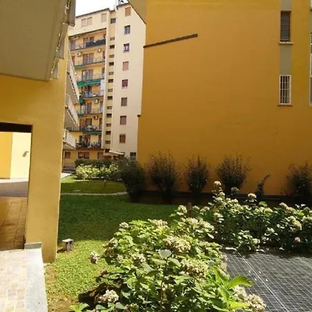 Navigli - Tornatore Apartman *
